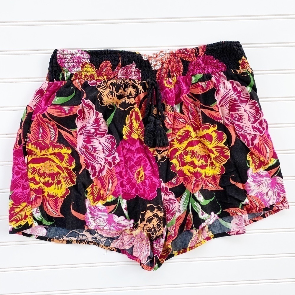 Xhiliration colorful floral boho shorts Size M